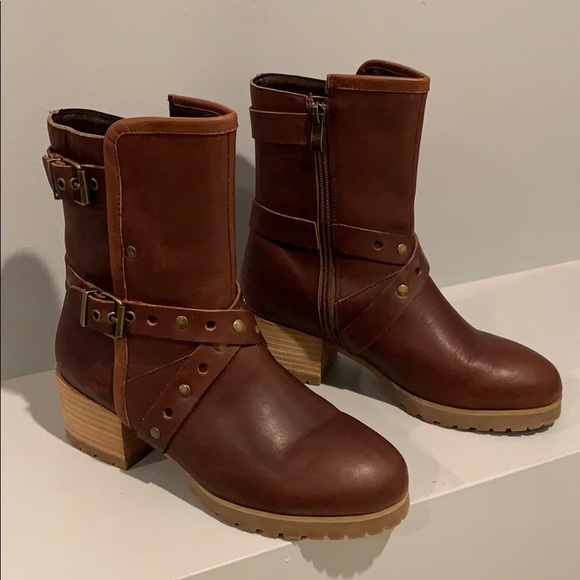 Chelsea & Zoe Shoes - CHELSEA & ZOE Tan Leather Moto Buckle Boots Sz.7.5